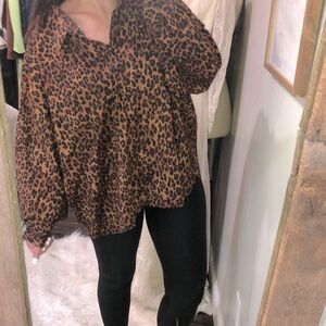 Old navy the cropped shirt size 4X leopard print button down
